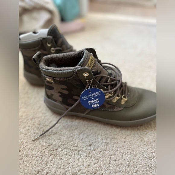 NWT! Keds Boots in Camo - Picture 3 of 4